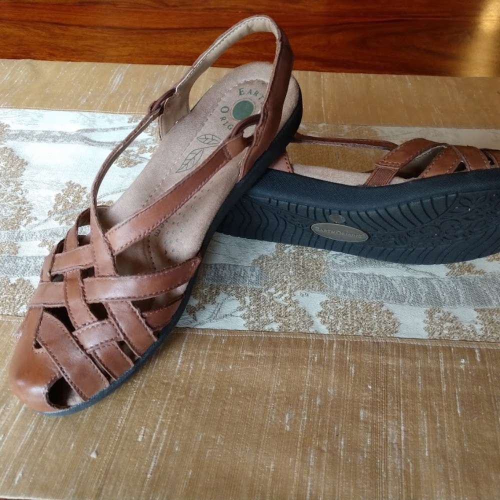 Women's tan Earth Origins leather sandals, 6.5 US